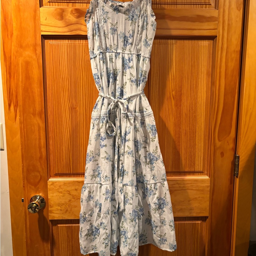 Mine White and Blue Sleeveless Maxi Sundress